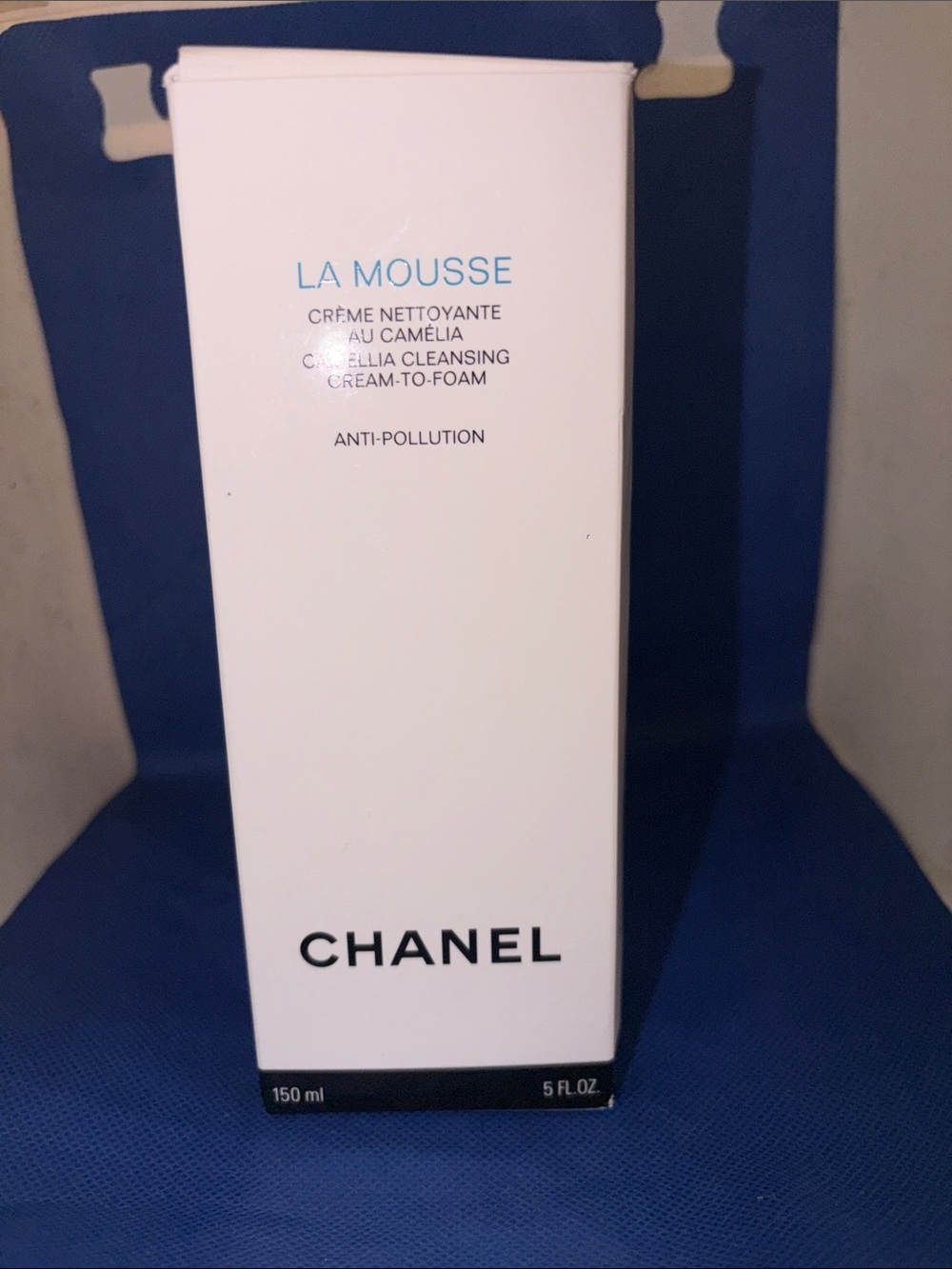 CHANEL La Mousse Cleansing Cream-to-Foam — White & Blue Text